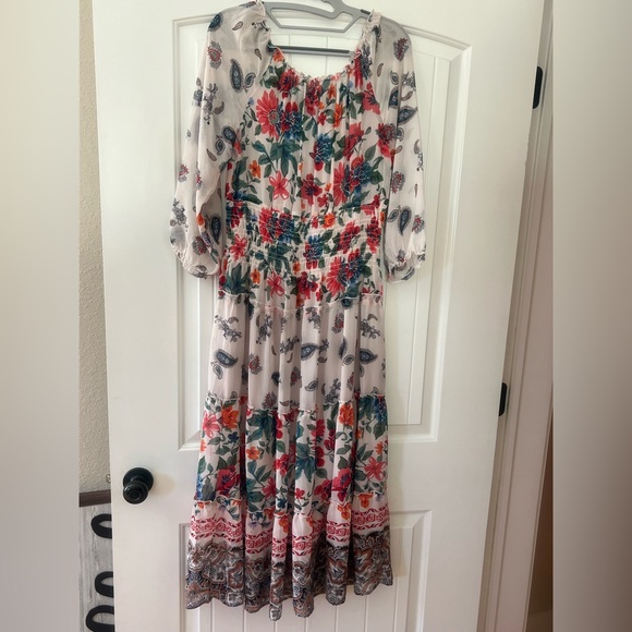 Size medium/large  boho floral long-sleeved midi dress - smocked waist - Picture 2 of 6